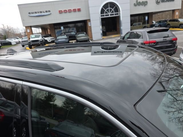 Used 2024 Jeep Grand Cherokee Summit AWD/4WD image 30