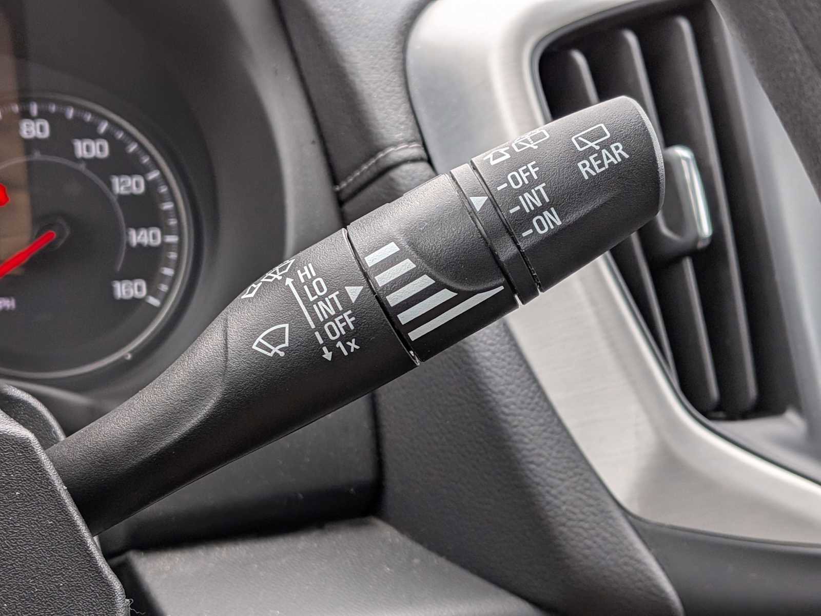 Used 2023 GMC Terrain SLE w/ Driver Convenience Package image 25