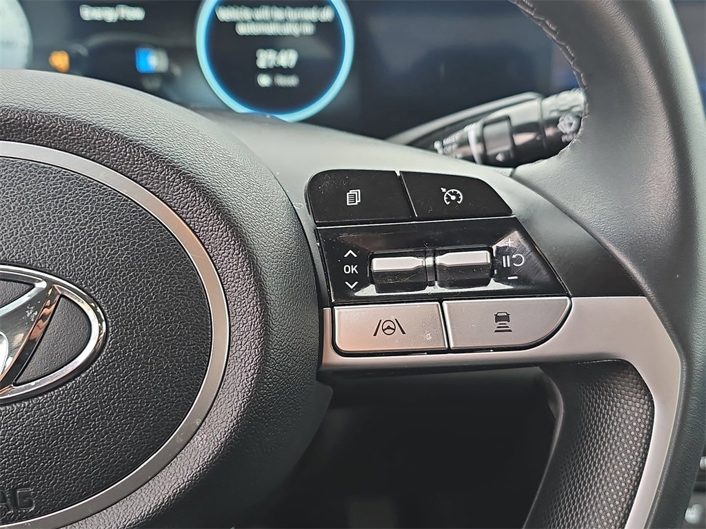 Certified 2023 Hyundai Elantra Limited image 17