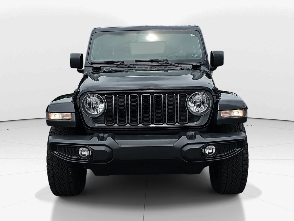 Used 2025 Jeep Gladiator Sport AWD/4WD image 12