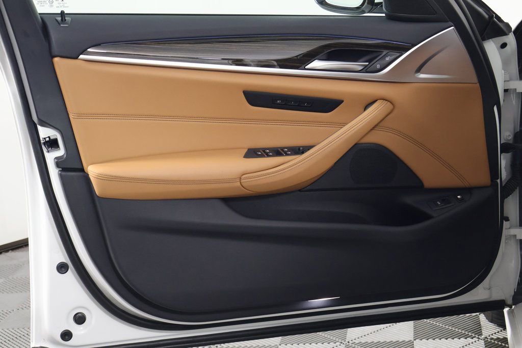 Used 2023 BMW 530e xDrive w/ M Sport Package image 12