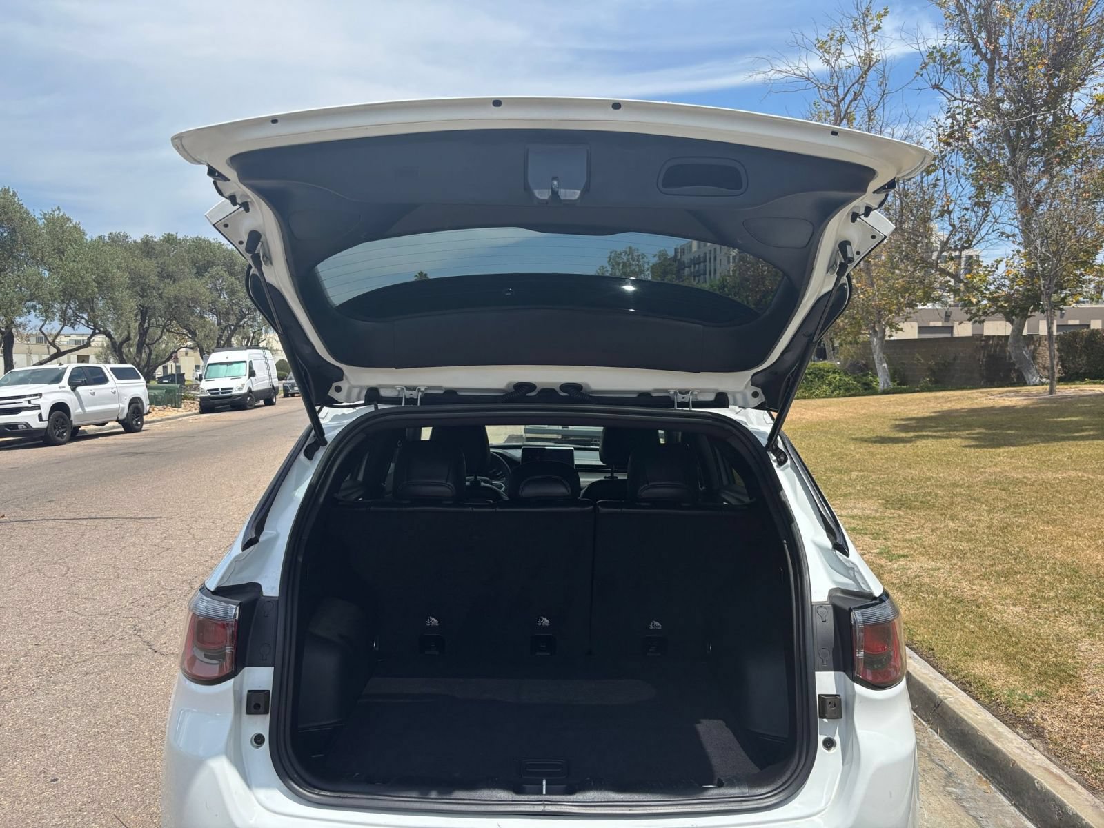 Used 2025 Jeep Compass Trailhawk AWD/4WD image 29