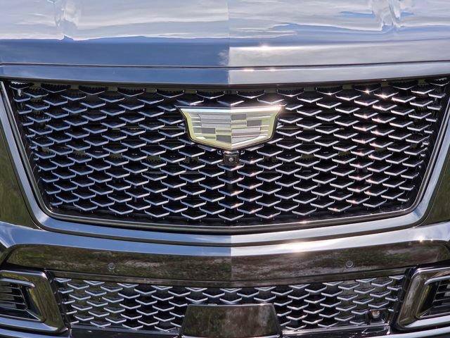 Certified 2025 Cadillac Escalade ESV V w/ LPO, ONYX Package AWD/4WD image 9