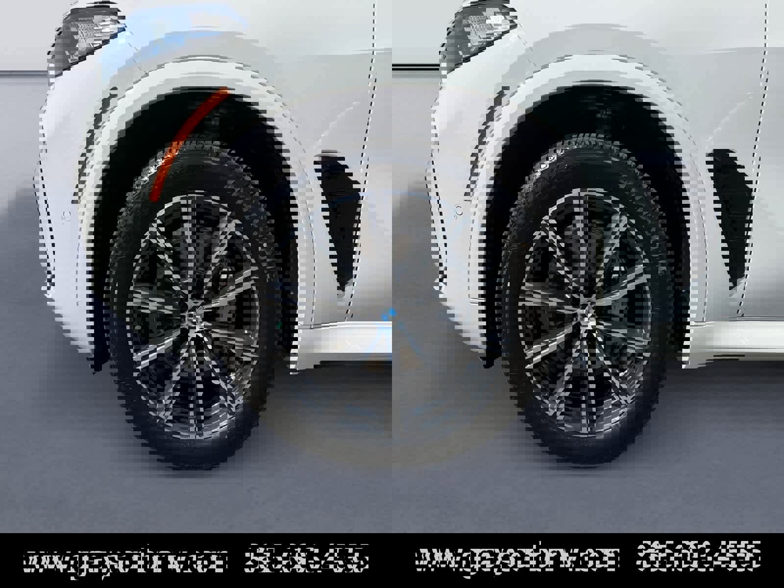 Used 2026 BMW X5 xDrive40i w/ M Sport Package image 9