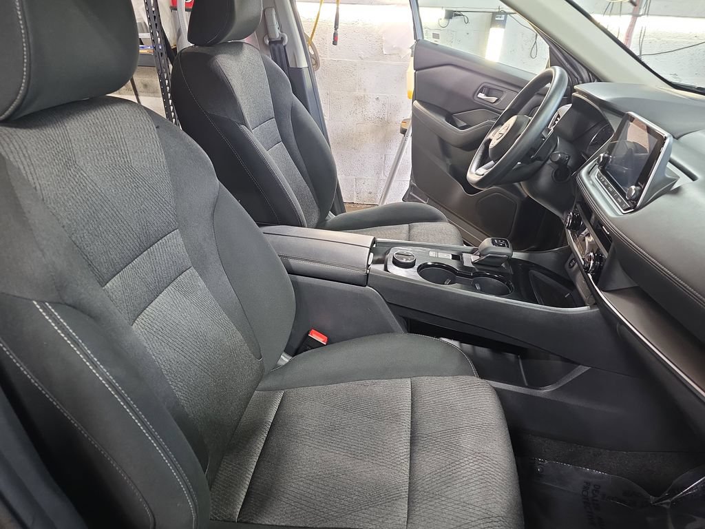 Used 2024 Nissan Rogue SV AWD/4WD image 10