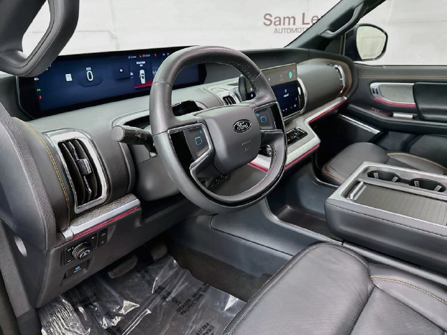 Used 2025 Ford Expedition Tremor AWD/4WD image 9