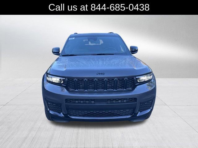 New 2025 Jeep Grand Cherokee L Altitude image 2