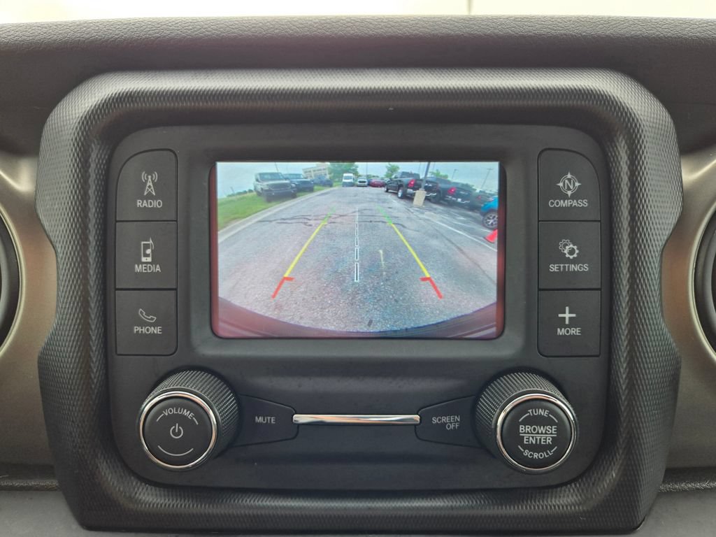 Used 2019 Jeep Wrangler Sport AWD/4WD image 22