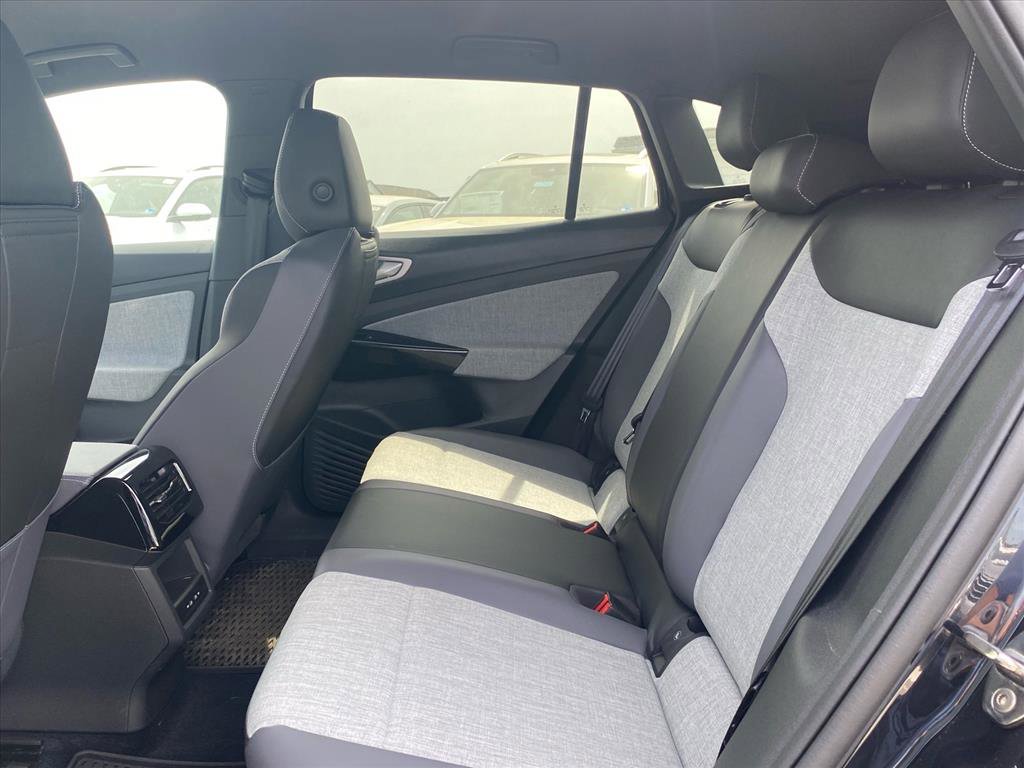 Certified 2025 Volkswagen ID.4 Pro image 16