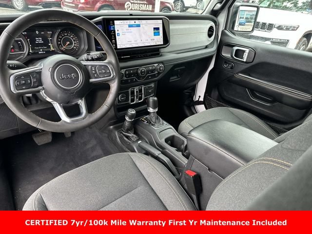 Used 2025 Jeep Wrangler Unlimited Sahara AWD/4WD image 18
