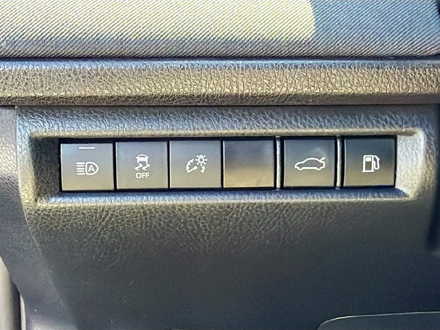 Used 2025 Toyota Camry LE FWD image 10