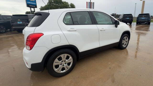 Used 2018 Chevrolet Trax LS FWD image 8