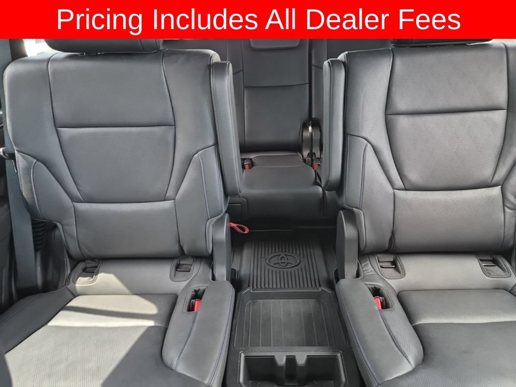Used 2025 Toyota Sequoia Platinum AWD/4WD image 10