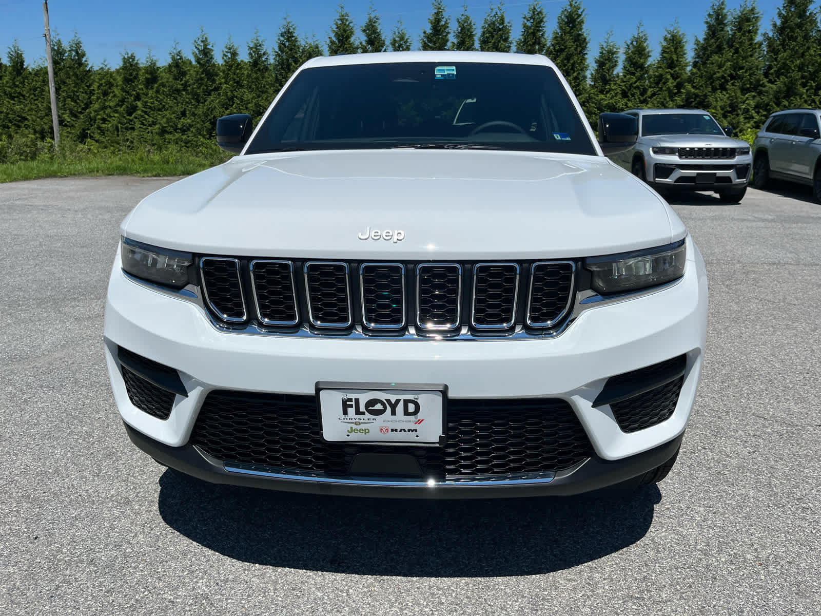 New 2026 Jeep Grand Cherokee Laredo AWD/4WD image 8