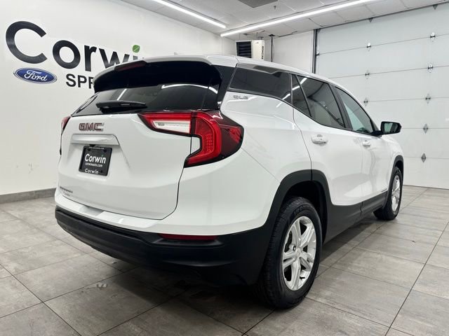 Used 2024 GMC Terrain SLE image 5
