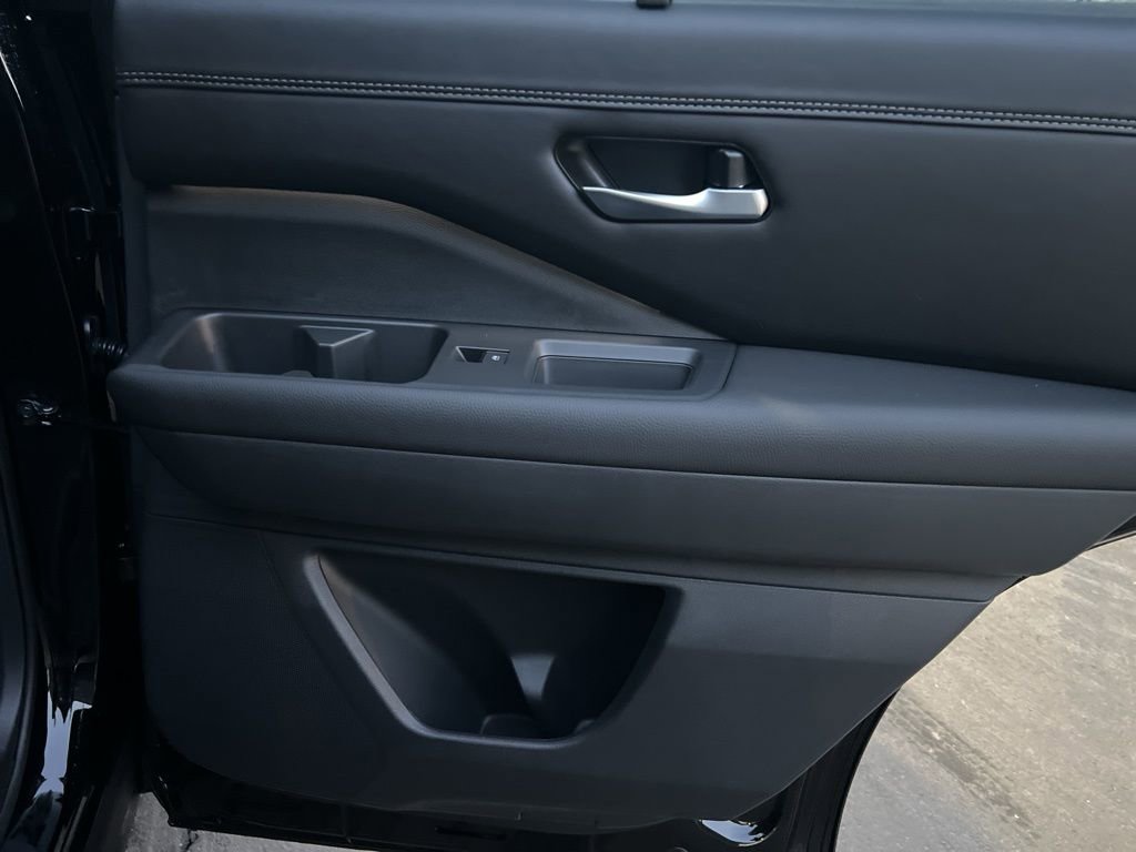 New 2026 Nissan Pathfinder Platinum image 38