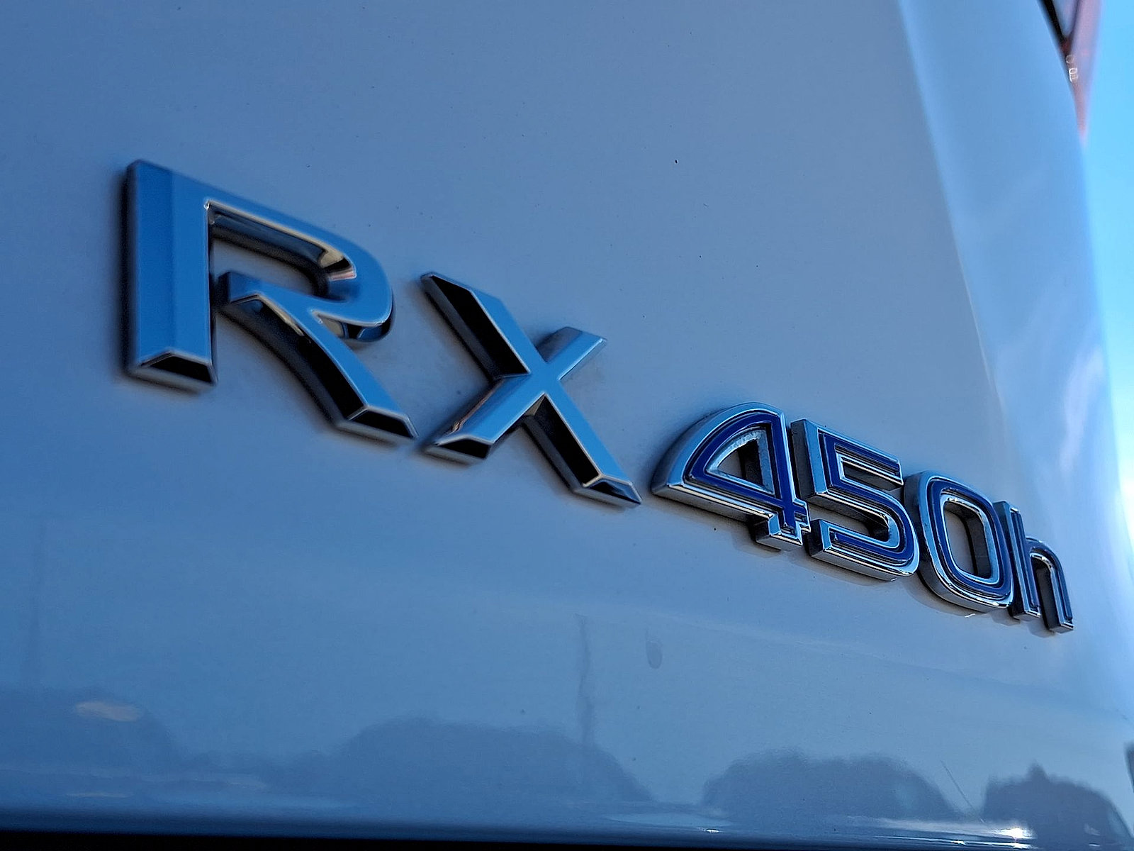 Used 2020 Lexus RX 450h AWD w/ Luxury Package image 24