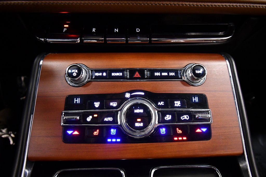 Used 2020 Lincoln Aviator Reserve w/ Equipment Group 202A image 28