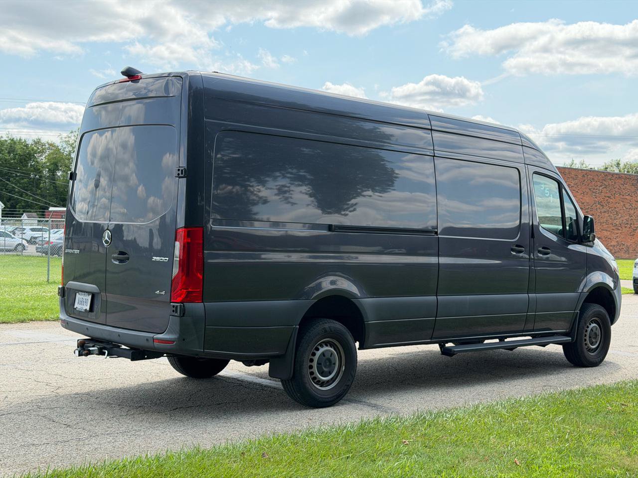 Used 2021 Mercedes-Benz Sprinter 2500 image 4