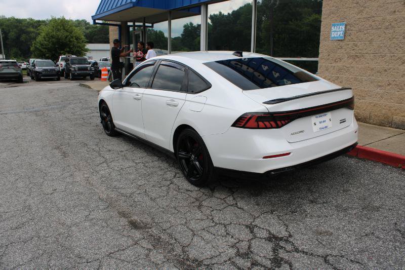 Used 2023 Honda Accord Sport image 4