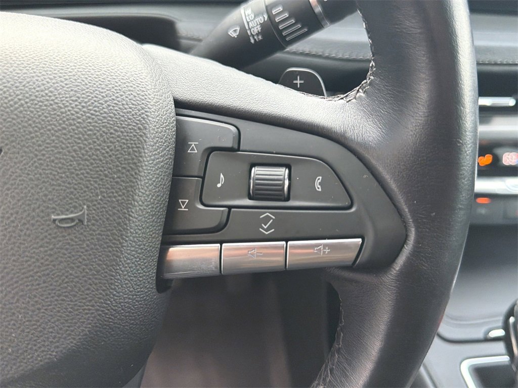 Certified 2025 Cadillac XT4 Premium Luxury image 24