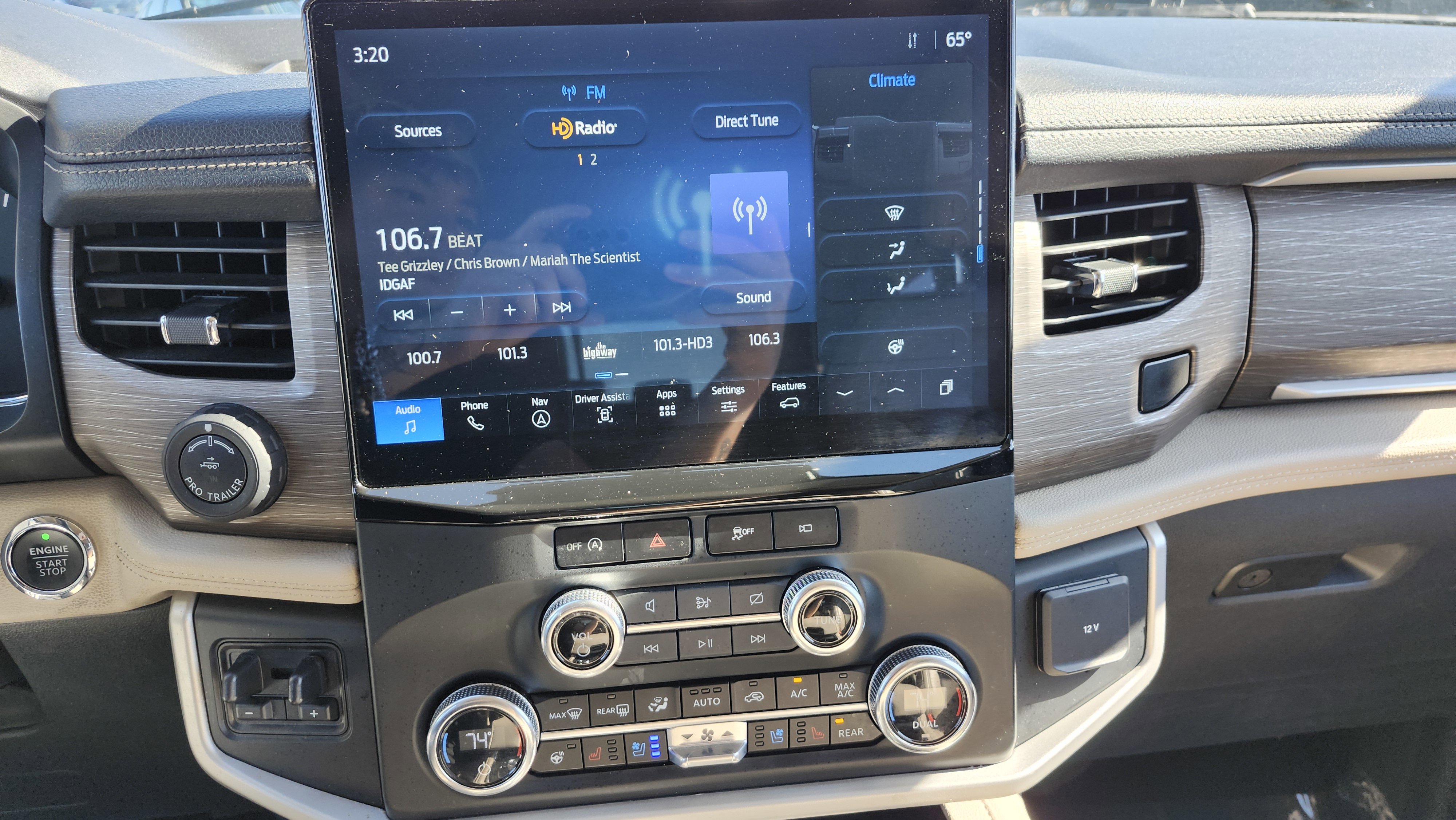 Used 2023 Ford Expedition Limited image 25