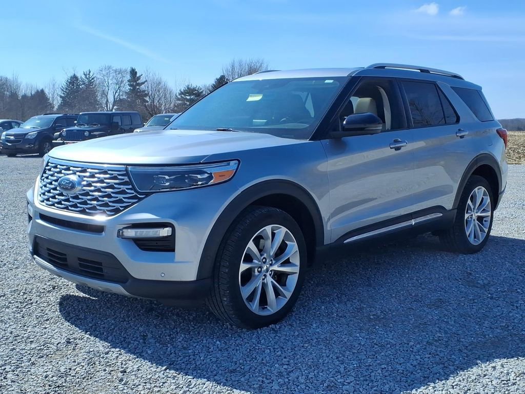 Used 2022 Ford Explorer Platinum w/ Premium Technology Package image 4