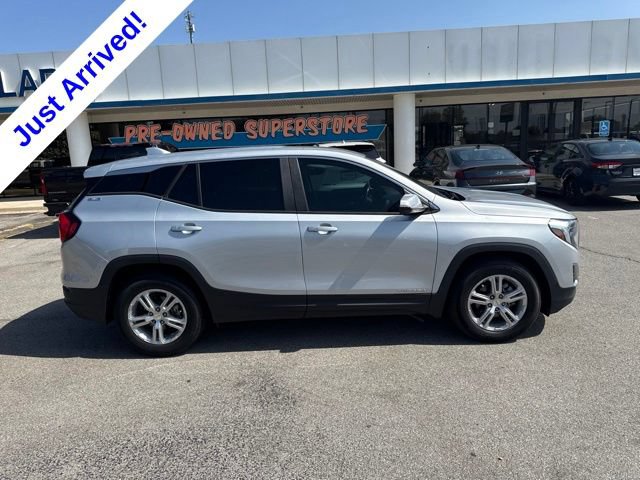 Used 2021 GMC Terrain SLE FWD image 2