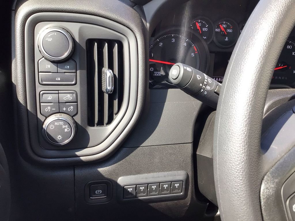 Used 2025 Chevrolet Silverado 2500 Custom w/ Custom Value Package AWD/4WD image 18