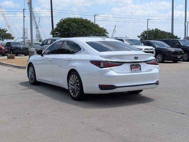 Used 2025 Lexus ES 300h Ultra Luxury FWD image 9