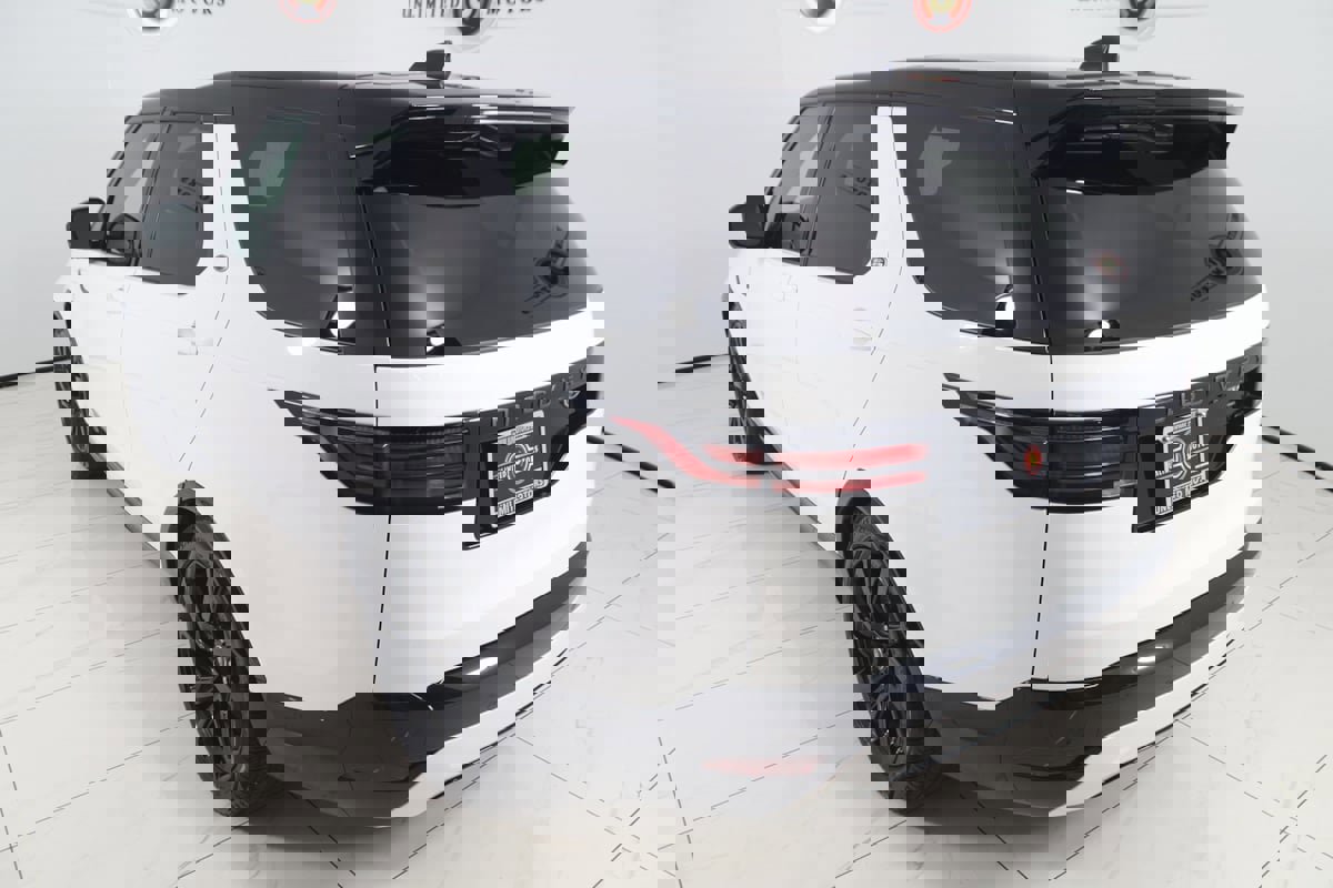 Used 2023 Land Rover Discovery S R-Dynamic image 27