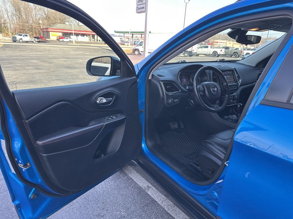 Used 2022 Jeep Cherokee Trailhawk w/ Trailer Tow Group image 25