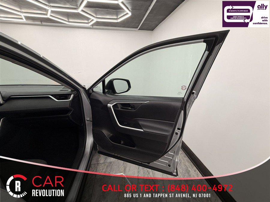 Used 2025 Toyota RAV4 LE AWD/4WD image 43