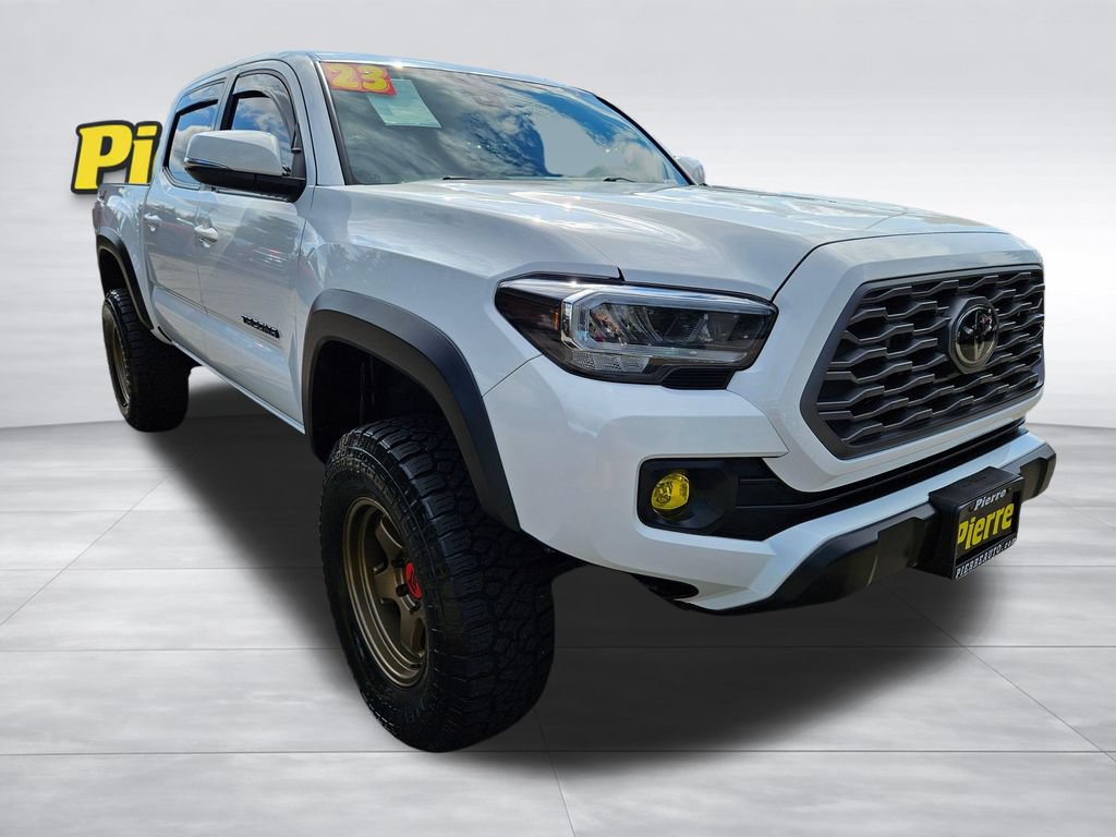Used 2023 Toyota Tacoma TRD Off-Road w/ Black Out Package (TMS) AWD/4WD image 7