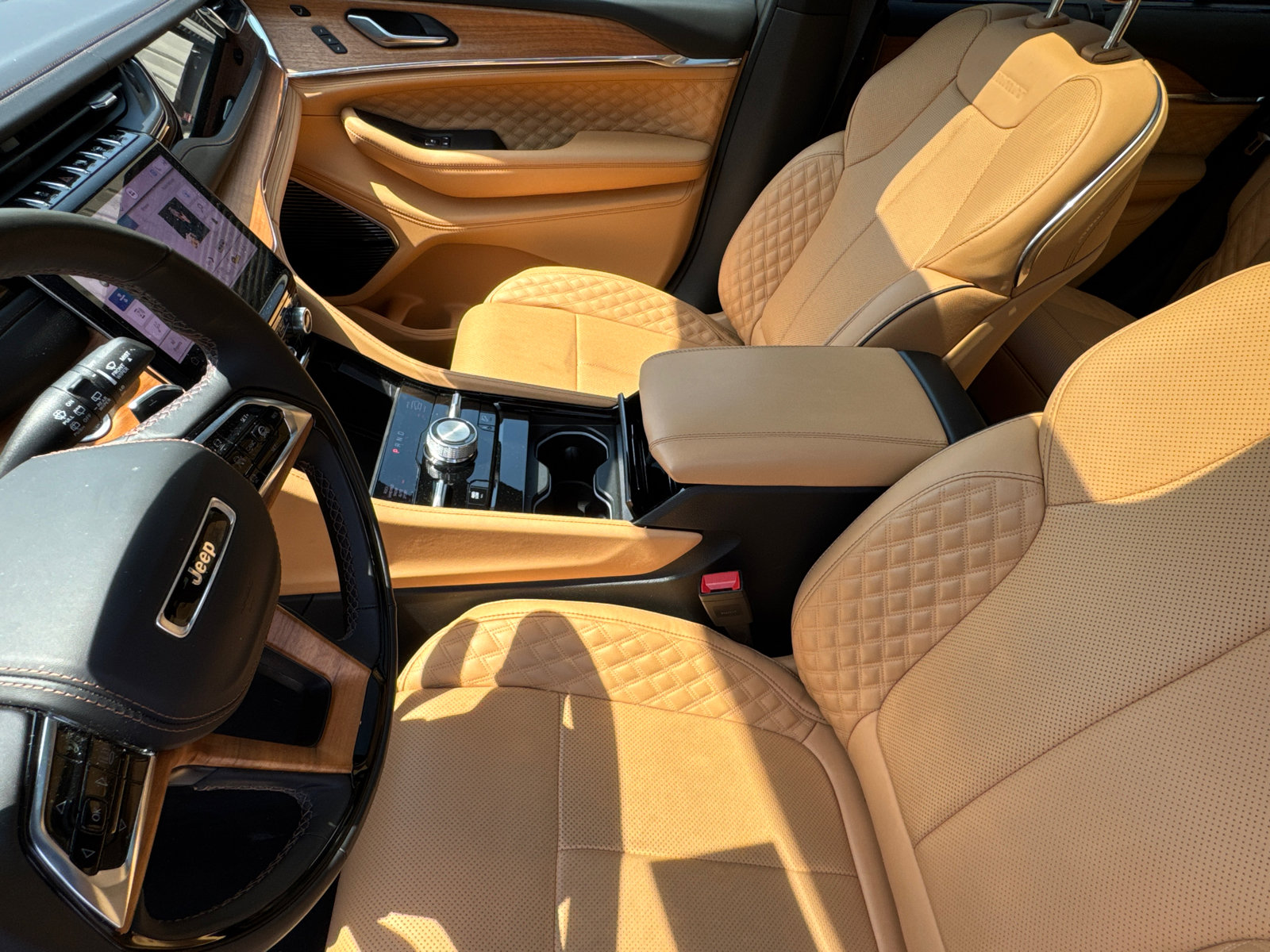 Used 2025 Jeep Grand Cherokee Summit image 9