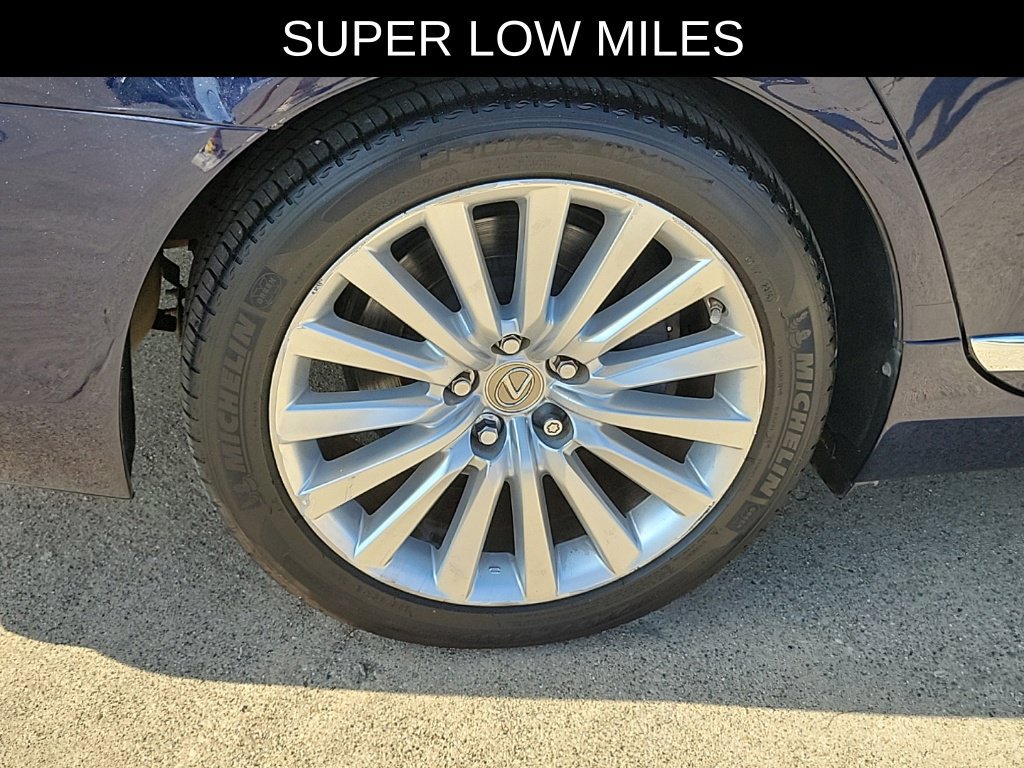 Used 2013 Lexus LS 460 AWD w/ Comfort Pkg image 5