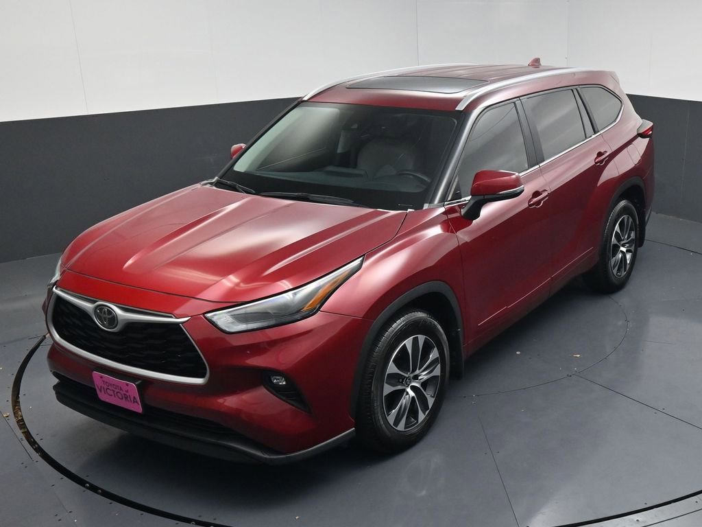 Used 2023 Toyota Highlander XLE image 14