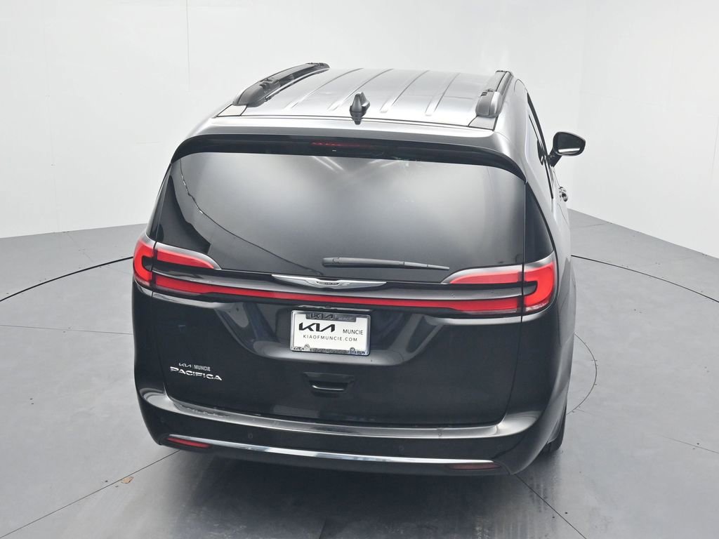 Used 2022 Chrysler Pacifica Touring-L image 46