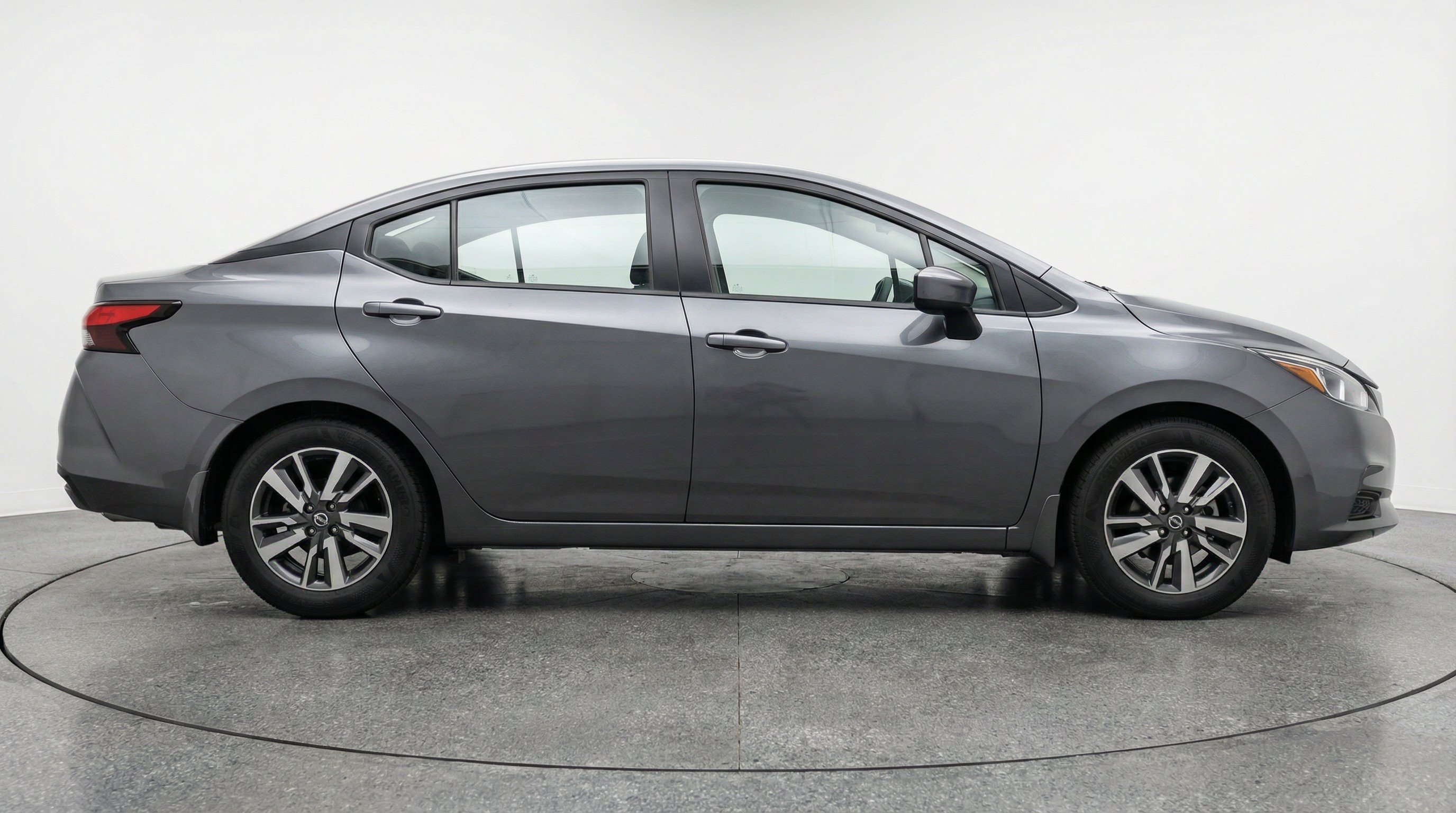Used 2025 Nissan Versa SV FWD image 11
