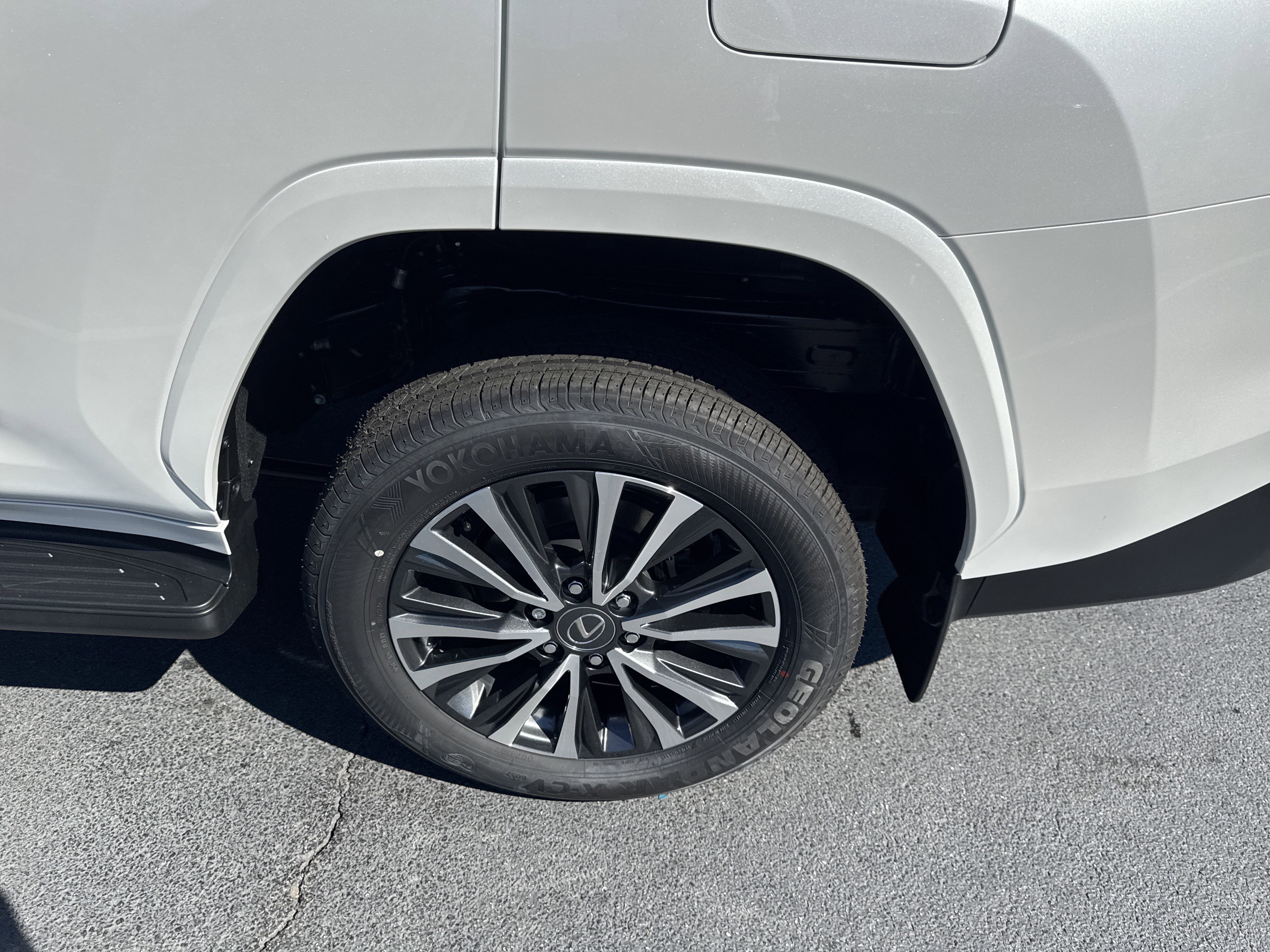 Used 2025 Lexus LX 600 4WD w/ Interior Upgrade Package image 12