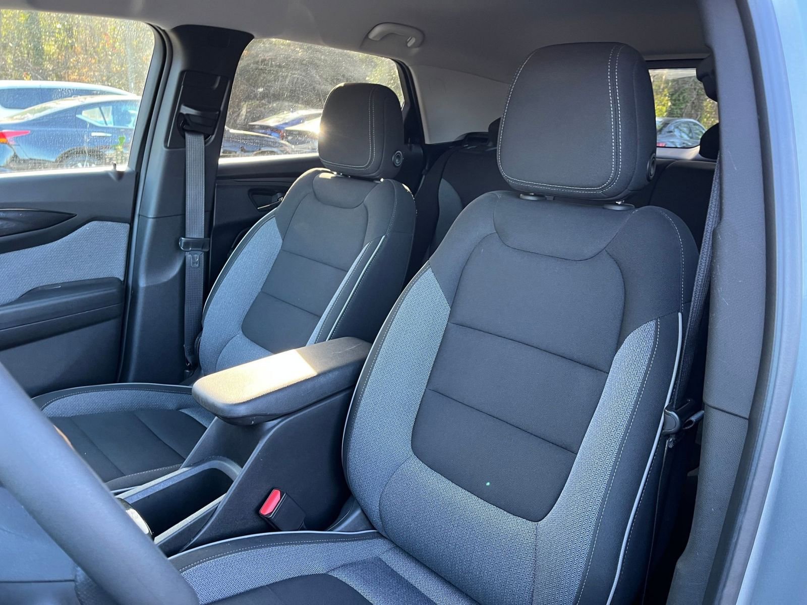 Used 2025 Chevrolet TrailBlazer LT image 34