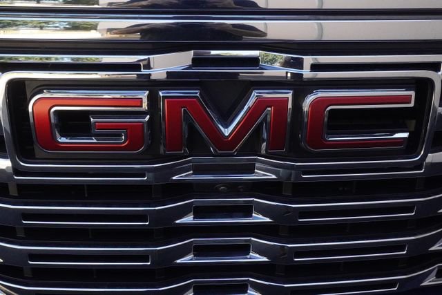 Used 2022 GMC Sierra 3500 SLT w/ SLT Premium Package AWD/4WD image 47