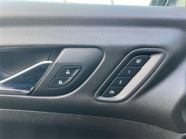 Used 2023 GMC Acadia SLT w/ Preferred Package image 17