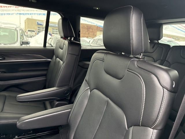 Used 2025 Jeep Grand Cherokee L Limited image 19