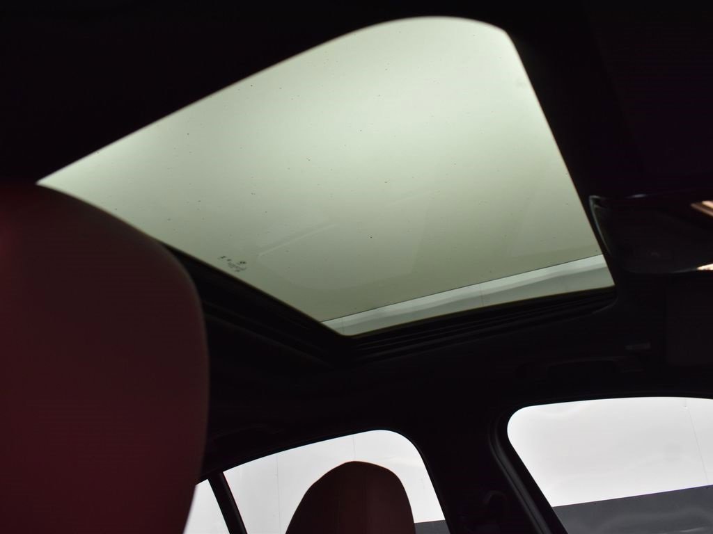 New 2026 BMW 330i Sedan w/ M Sport Package image 27