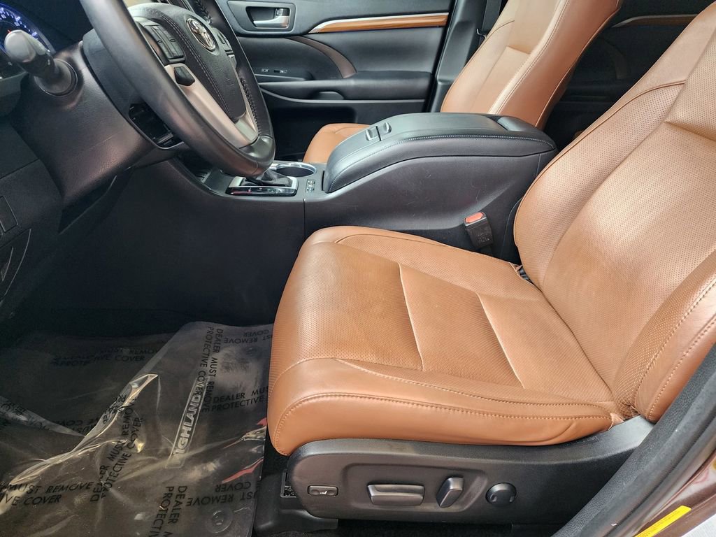 Used 2019 Toyota Highlander Limited FWD image 27