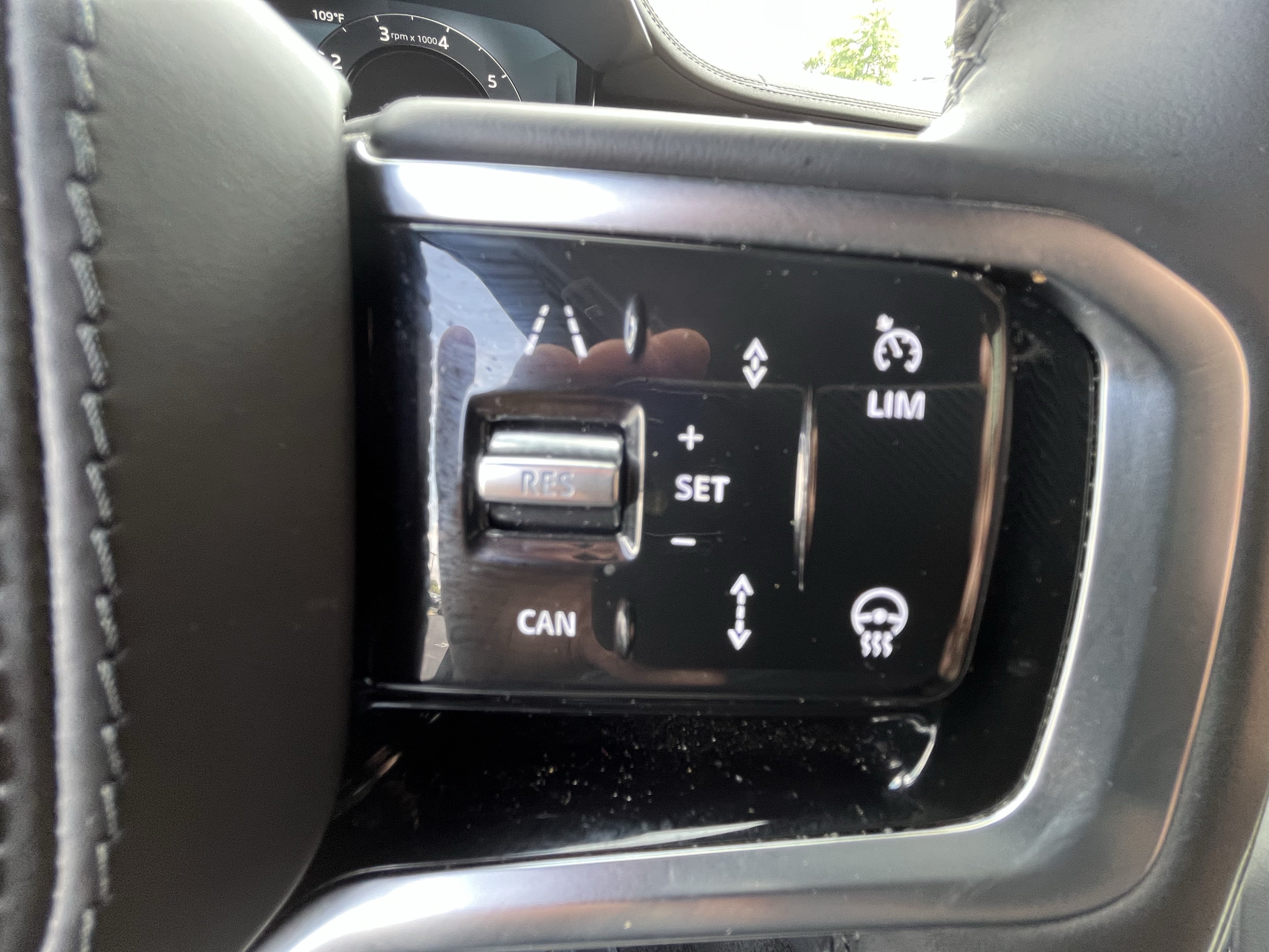Certified 2025 Land Rover Range Rover Sport SE AWD/4WD image 21