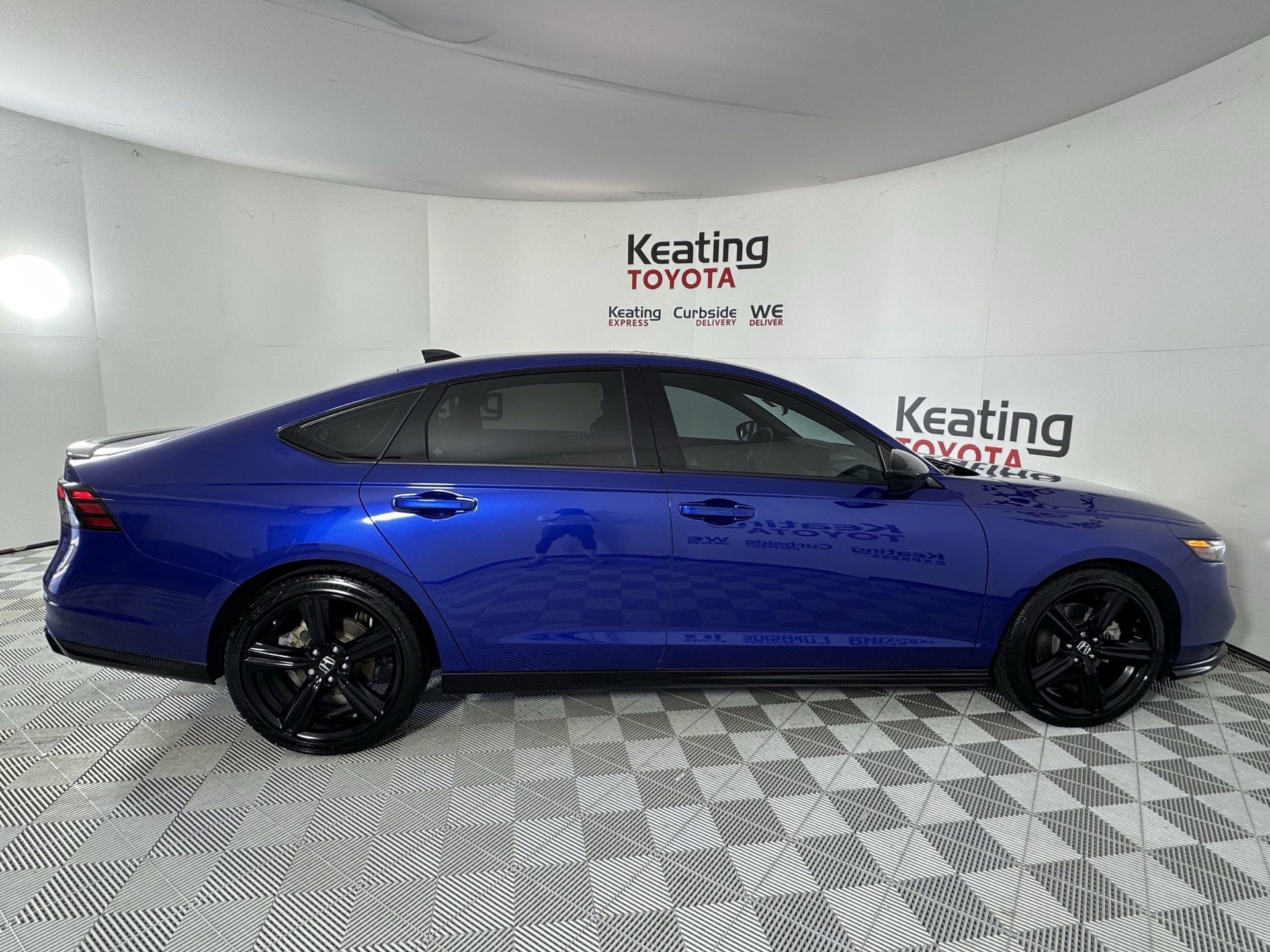 Used 2023 Honda Accord Sport image 3