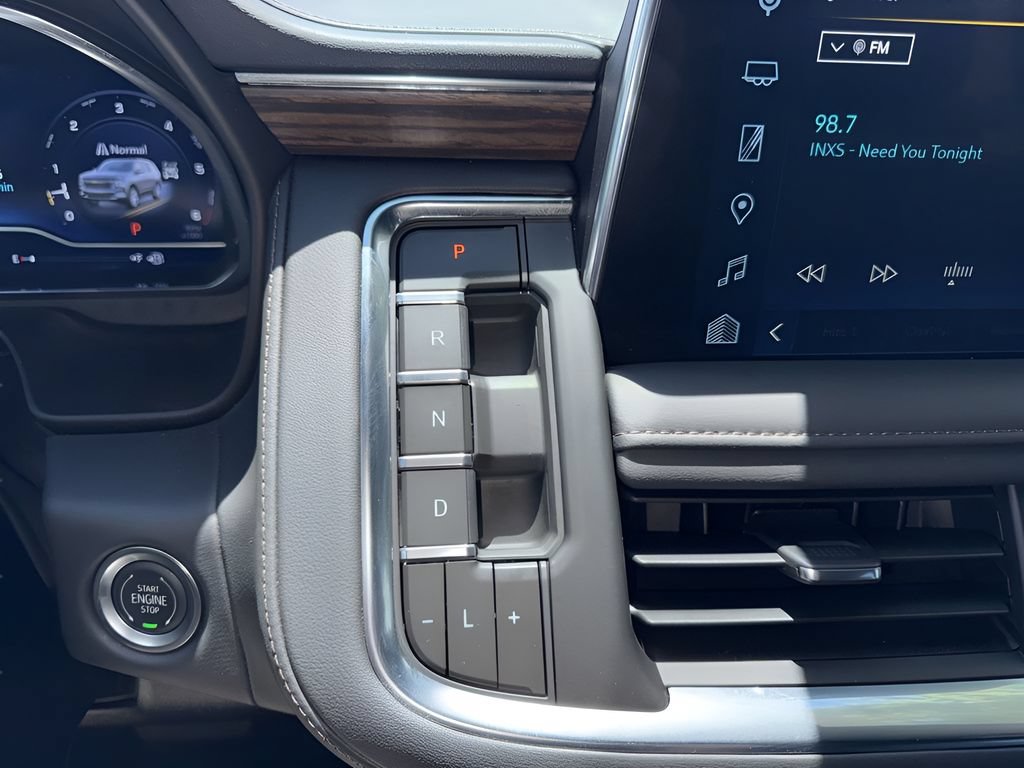 Used 2024 Chevrolet Suburban High Country w/ Advanced Technology Package AWD/4WD image 33