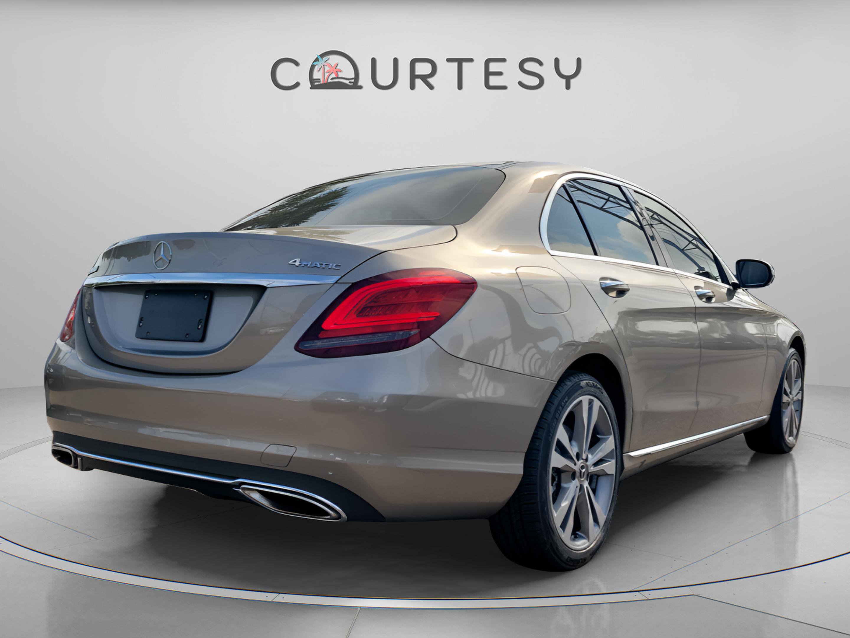 Used 2020 Mercedes-Benz C 300 4MATIC Sedan image 5